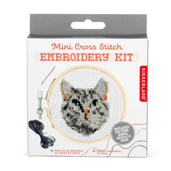 KIT BRODERIE CHAT