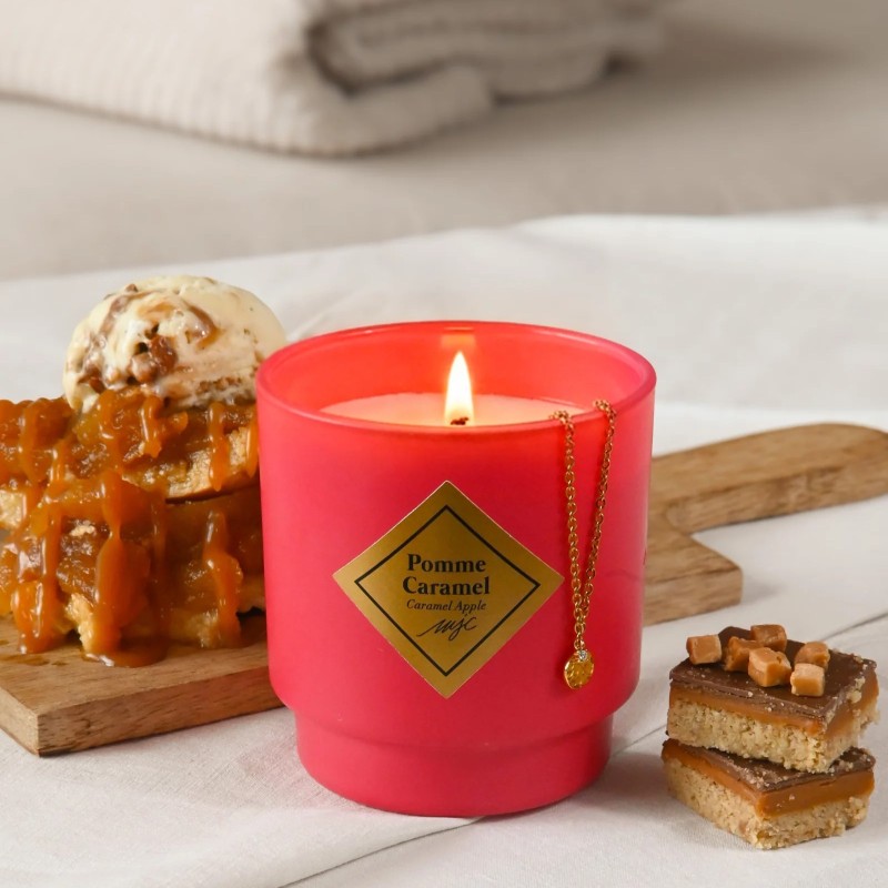 BOUGIE AVEC BIJOU MY JOLIE CANDLE POMME CARAMEL